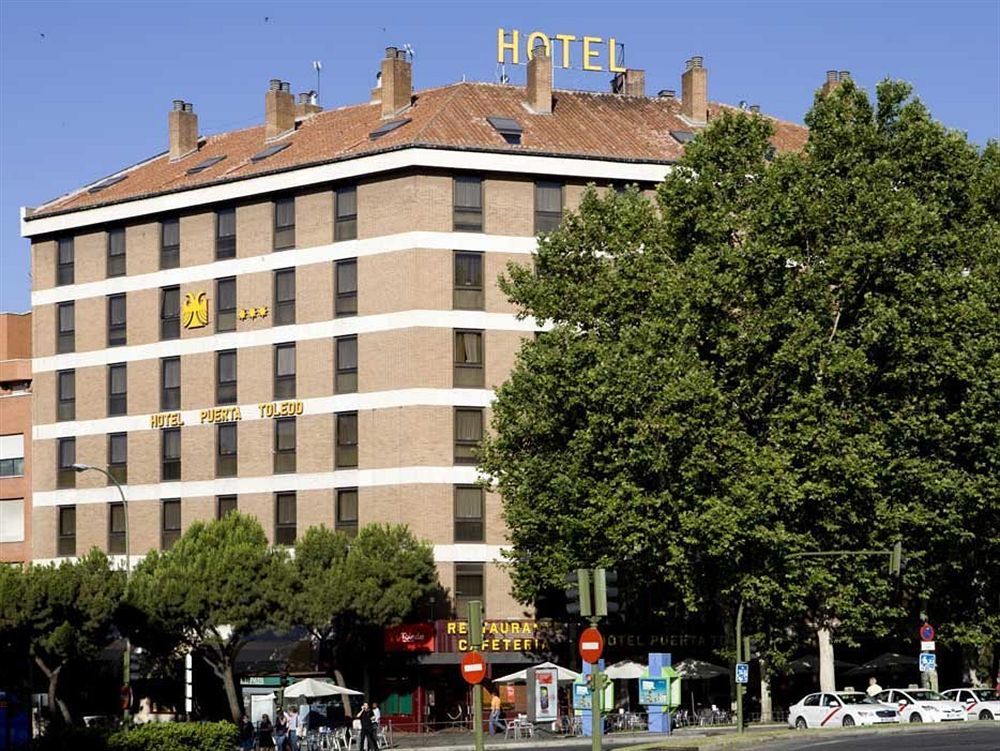 Hotel Puerta De Toledo Madrid Kültér fotó